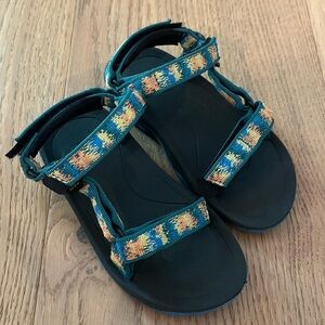 Teva sandals little kids
